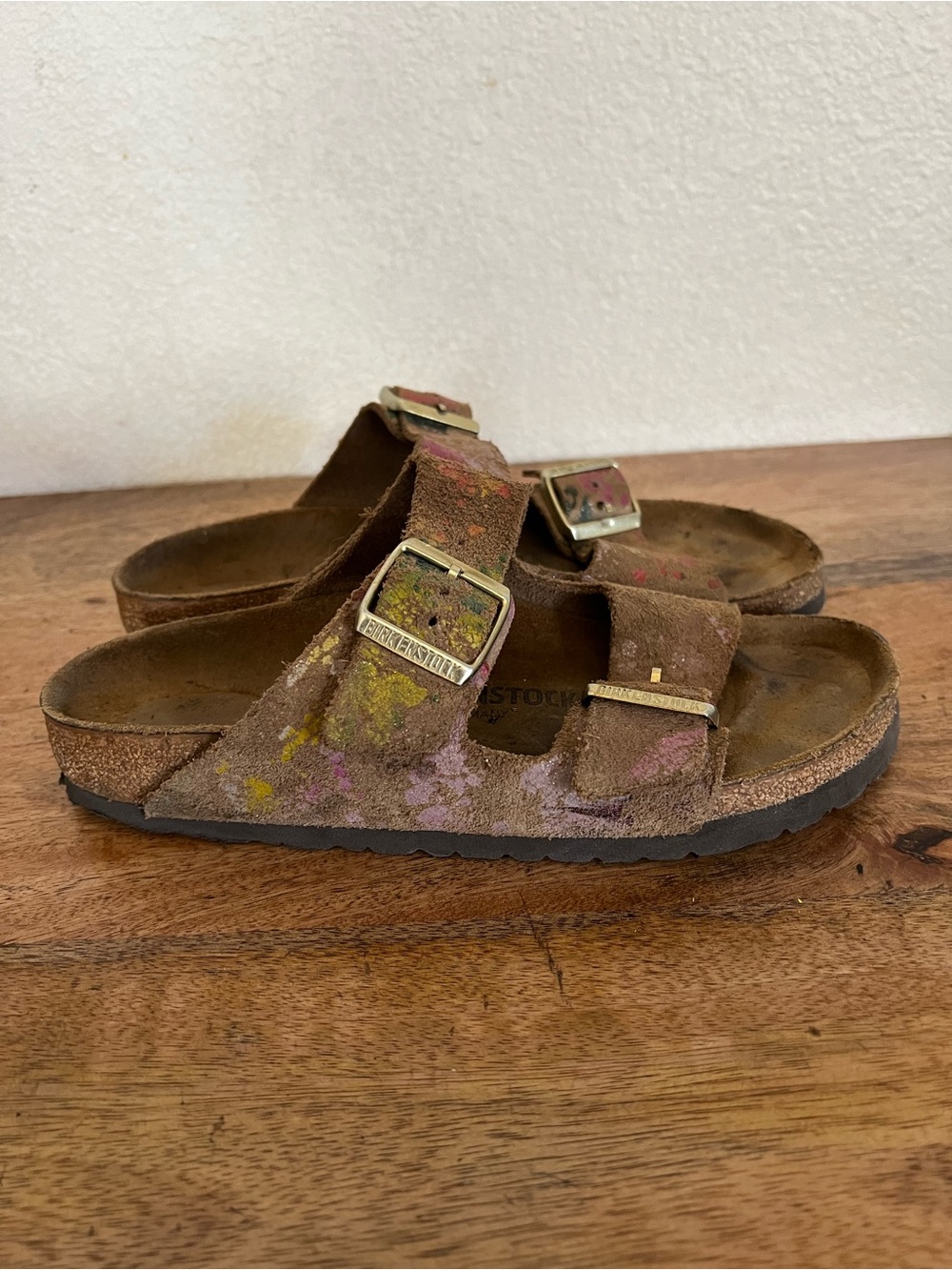 Birkenstock Arizona
Paint Splatter Suede Sandlals Size 38 7-7.5 Narrow
